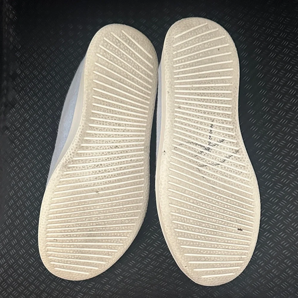 Allbirds Wool Loungers in Light Blue, size 7